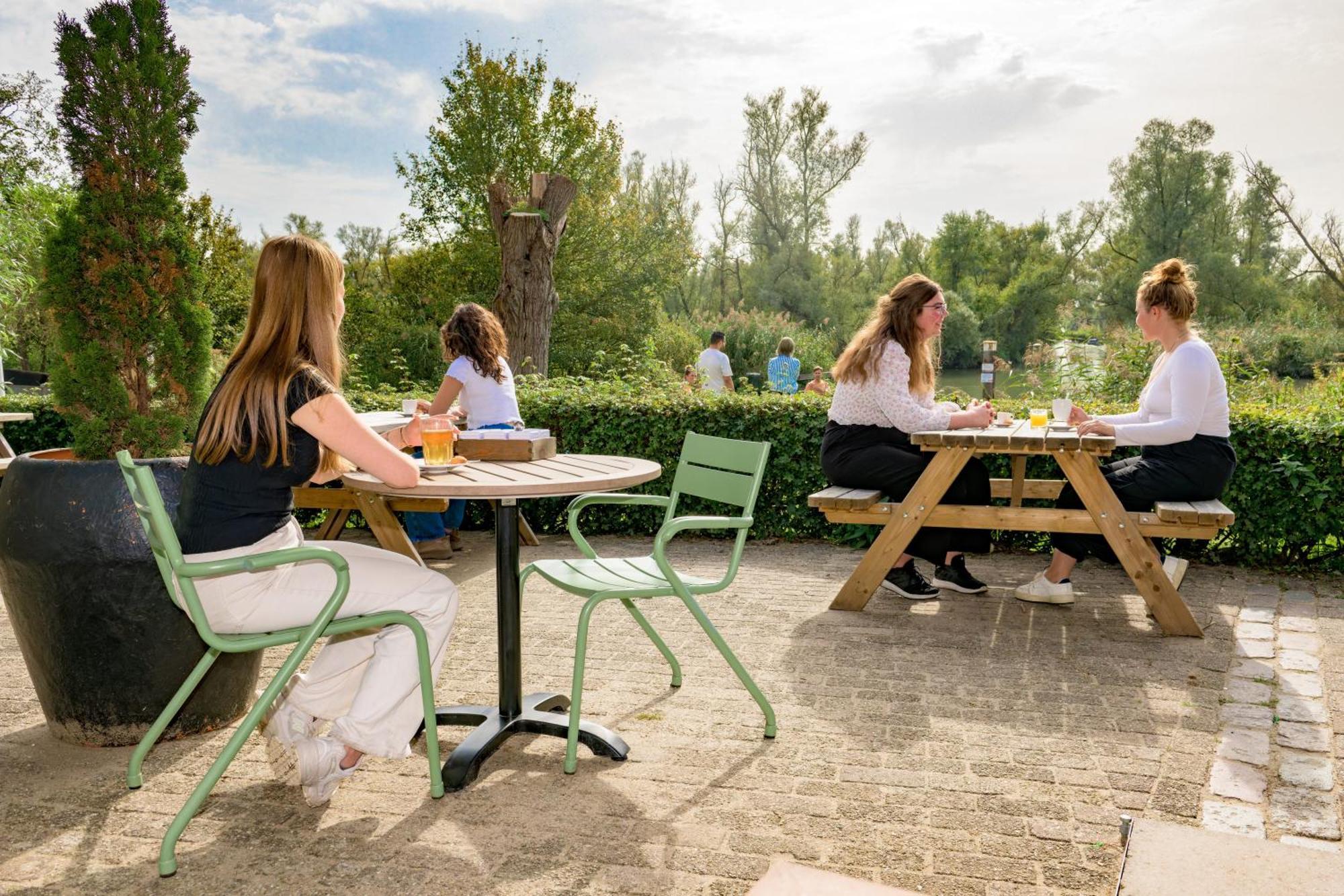 Stayokay Hostel Dordrecht - Nationaal Park De Biesbosch エクステリア 写真